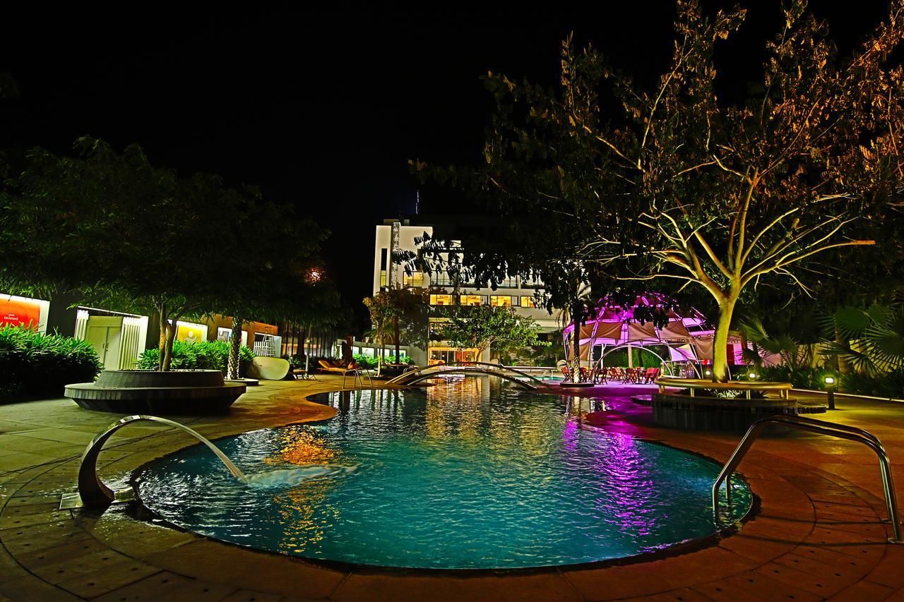 The Emerald Club ,Rajkot Esterno foto