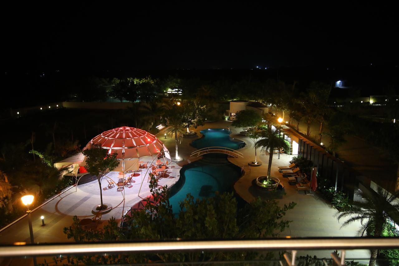 The Emerald Club ,Rajkot Esterno foto